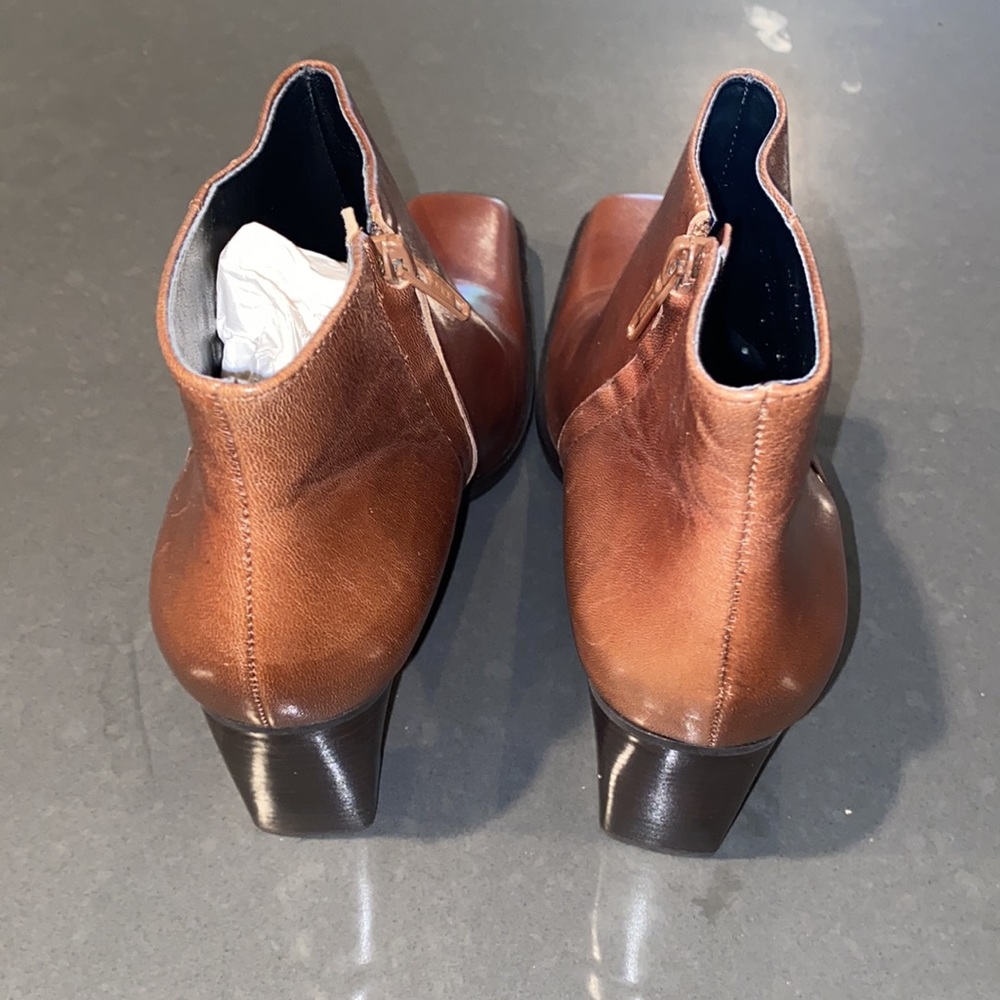 Fairly new Boots - Picture 2 of 7
